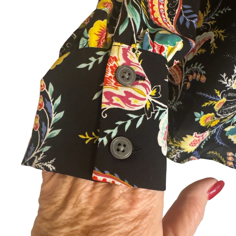 STUNNING!! Ann Taylor Loft Black Floral Blouse SMALL #N - Picture 4 of 9